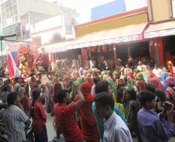 01-devi-pratima-visarjan