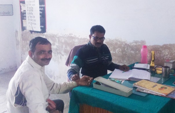 02-mariz-ko-dekhte-doctor