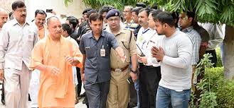 जब संघ के पहाड़ के नीचे पहुंचा यूपी सरकार का&nbsp;ऊंट