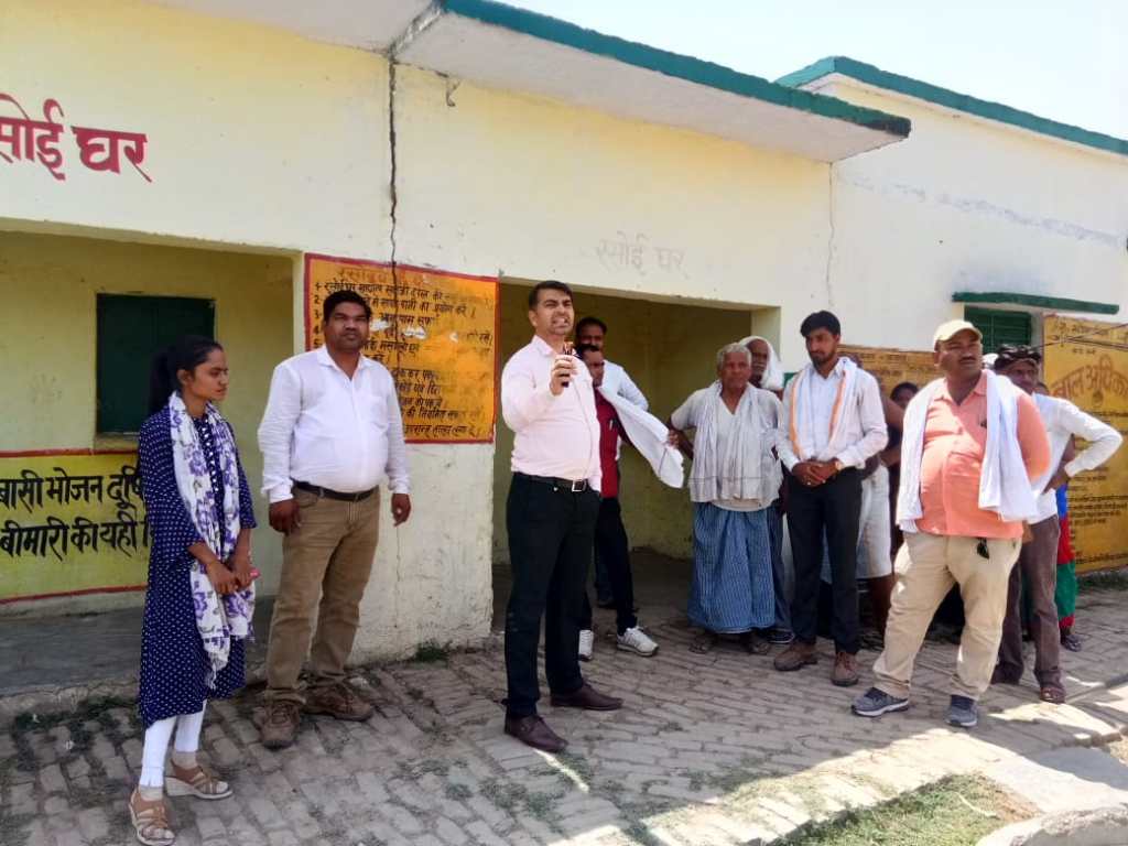 अवैध कब्जे हटाने गई टीम से दबंगों ने की&nbsp;गालीगलौज