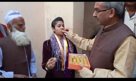 कालपी की गुलफ्सा ने बढ़ाया जनपद का गौरवबुंदेलखंड विश्वविद्यालय से दो स्वर्ण, एक रजत पदक&nbsp;पाया