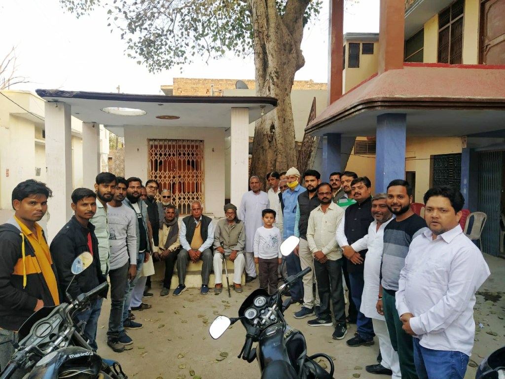 अभय पाण्डेय को कांग्रेस के सोशल मीडिया प्रकोष्ठ का प्रदेश अध्यक्ष बनाये जाने पर हर्ष की लहर, कांग्रेसियों ने पैतृक आवास पहुंच बांटी&nbsp;मिठाइयां