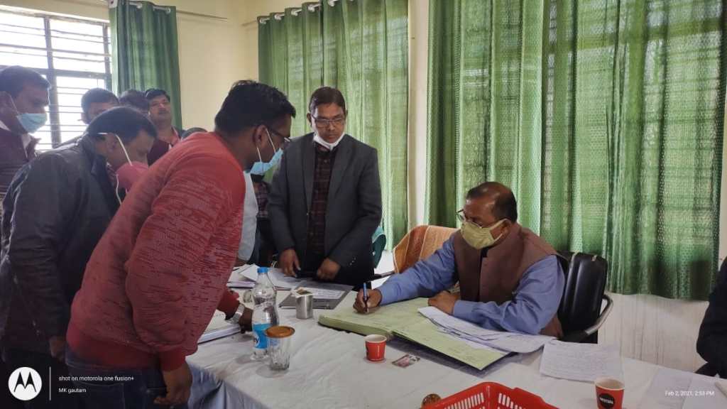 संपूर्ण समाधान दिवस में कमिश्नर की एंट्री, लापरवाही पर&nbsp;हुई