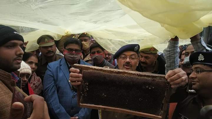 सुलतानपुर में एसपी अरविन्द चतुर्वेदी ने पुलिस की पहचान मीठी बनाने के लिये चलाया मधु- मिशन, सारे प्रदेश के लिये बन गया प्रकाश&nbsp;स्तम्भ