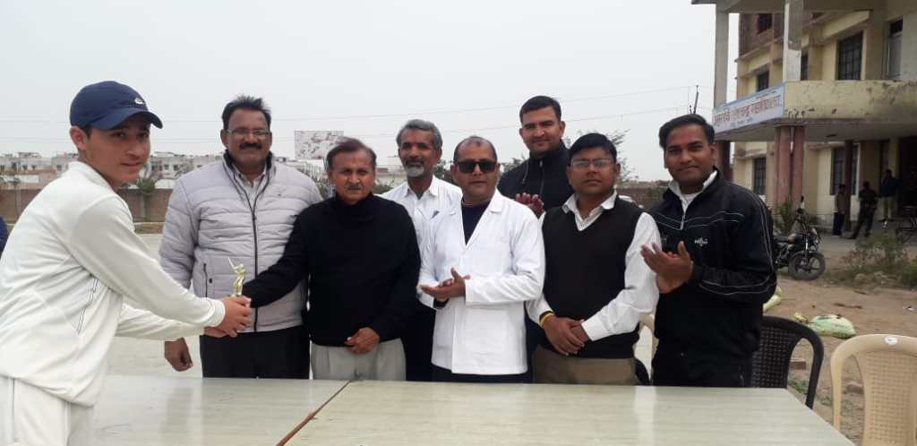 इटावा ने औरैया को नौ विकेट से हराया,बादलों के छाए रहने से ओवरों की संख्या घटानी&nbsp;पड़ी