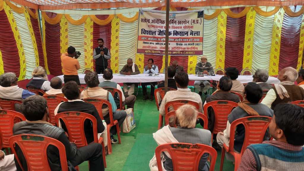 गोवंशो के संरक्षण के समर्पित इन्तजामों पर रीझे&nbsp;सीडीओ