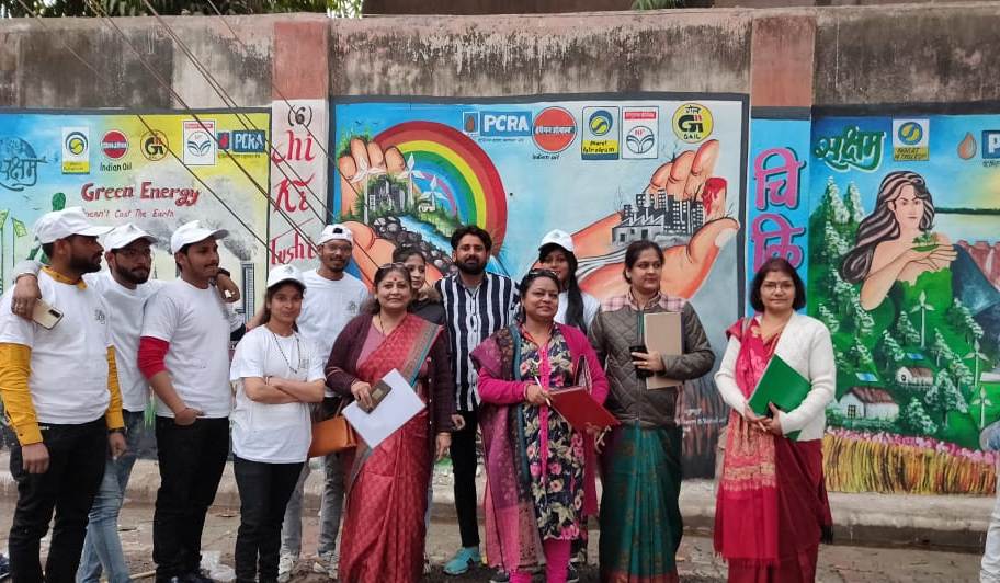पर्यावरण संरक्षण को लेकर आयोजित वाल पेंटिंग प्रतियोगिता में जालौन के युवाओं ने मारी बाजी कानपुर में आयोजित प्रतियोगिता में दस टीमों ने लिया था&nbsp;भाग