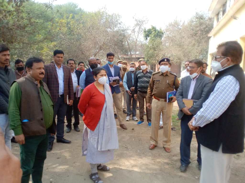 नवागंतुक जिलाधिकारी ने रामपुरा में किया रात्रि विश्रामसुबह गौशाला व माधौगढ़ तहसील का किया&nbsp;निरीक्षण