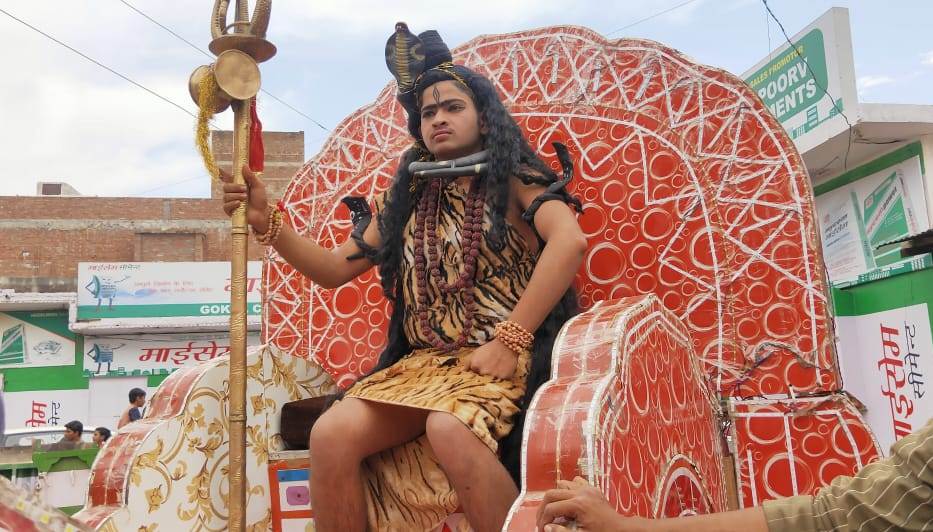 भव्य कलश यात्रा के साथ शतचंडी महायज्ञ का शुभारंभ 