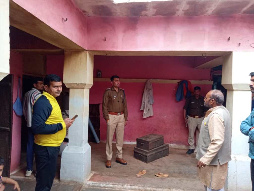 मुहम्मदाबाद में चोरों का आतंक, लाखों की नगदी सहित गहनों पर किया हाथ&nbsp;साफ