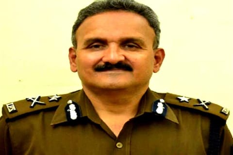सीएम की गुडबुक के डीजीपी से कितना छटेगा पुलिस व्यवस्था का&nbsp;गतिरोध