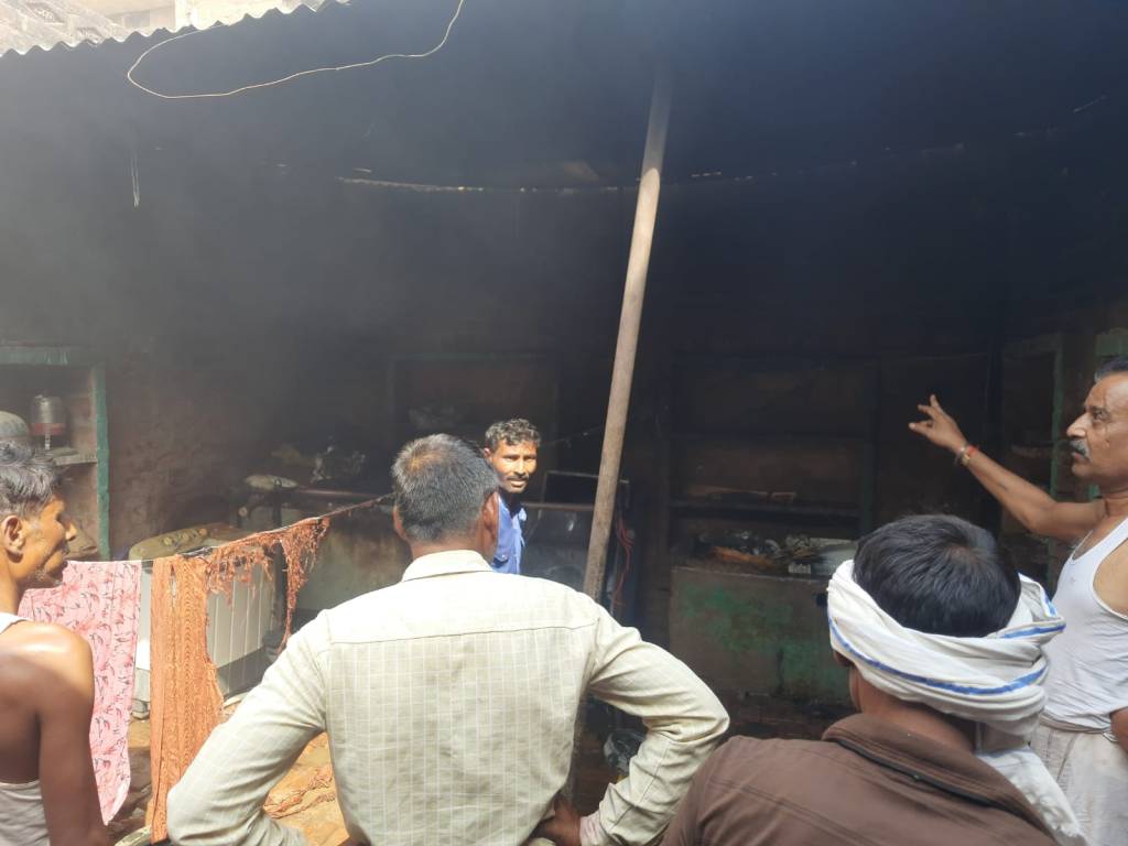 बिजली के शॉर्ट सर्किट से लगी आग,मचा&nbsp;कोहराम