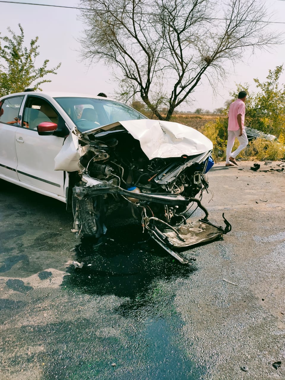 चार पहिया वाहनों की आमने-सामने टक्कर,एसडीएम ने घायलों को पहुंचाया&nbsp;अस्पताल