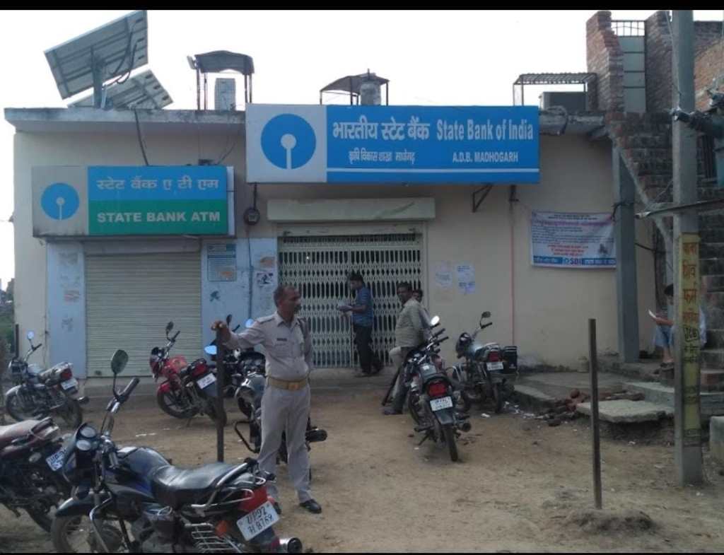 एक ग्राहक पर 42 मिनट,ऐसी व्यवस्था से चलती स्टेट&nbsp;बैंक