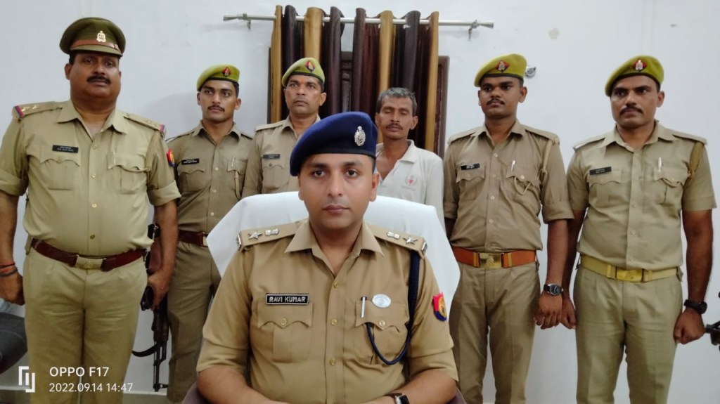 भाभी का हत्यारा देवर पुलिस ने चार दिन बाद धर पकड़ा, सिरसाकलार थानाध्यक्ष दिव्यप्रकाश तिवारी को एसपी से मिली&nbsp;वाहवाही