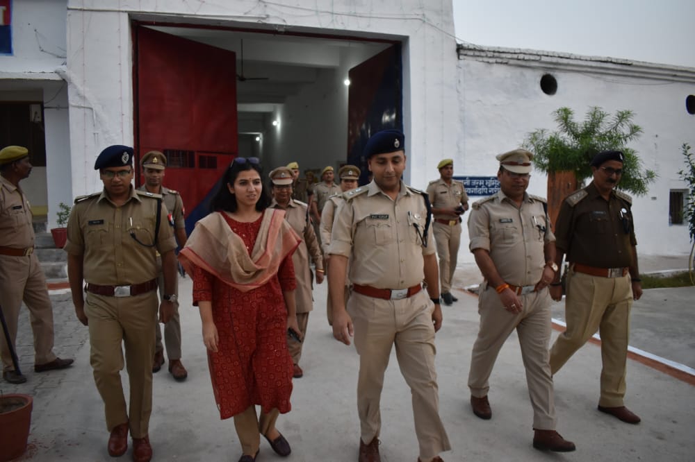 डीएम , एस पी ने किया जेल का रुटीन&nbsp;निरीक्षण
