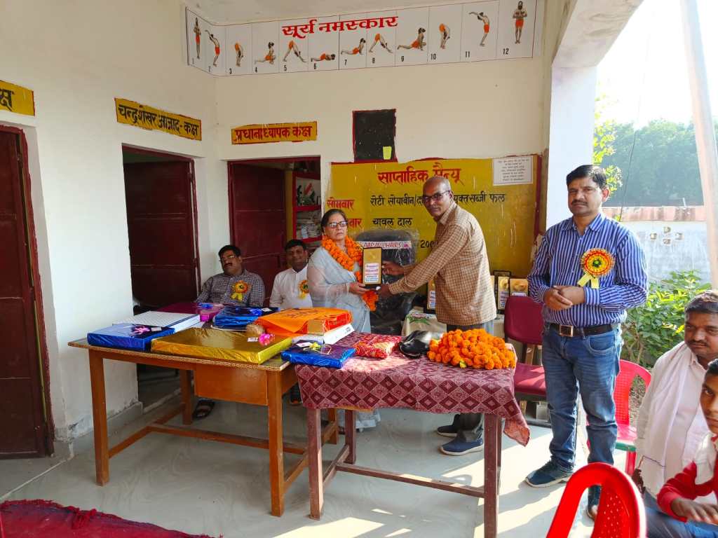 कन्या उच्च प्राथमिक विद्यालय सींगपुरा में मनाया गया सेवानिवृत्त शिक्षक सम्मान&nbsp;समारोह