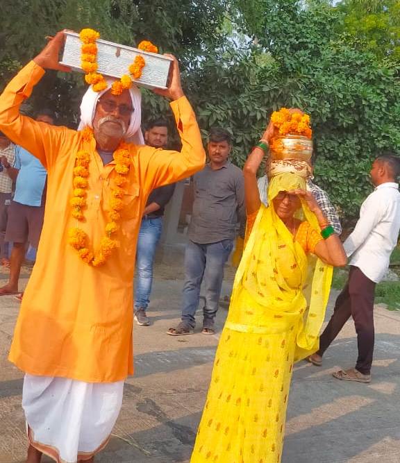 कलश यात्रा के साथ श्रीमद्भागवत कथा ज्ञान यज्ञ का&nbsp;शुभारंभ