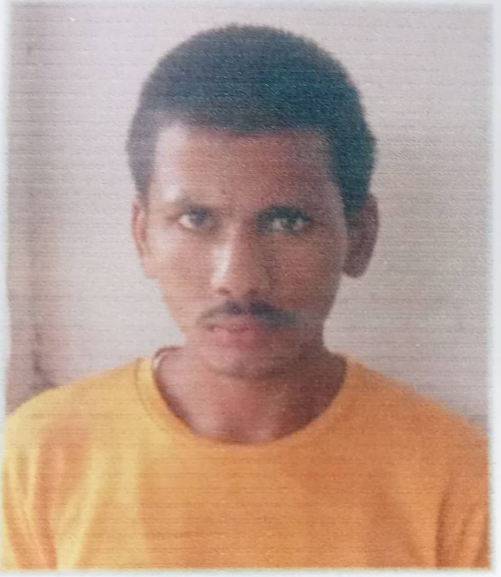 अकबरपुर इटौरा के पास बाइक से चचेरे भाई को बैठा कर जा रहे युवक की मौत , माता पिटा के 5 बेटों में सबसे छोटा होने से घर भर का था बेहद&nbsp;लाडला