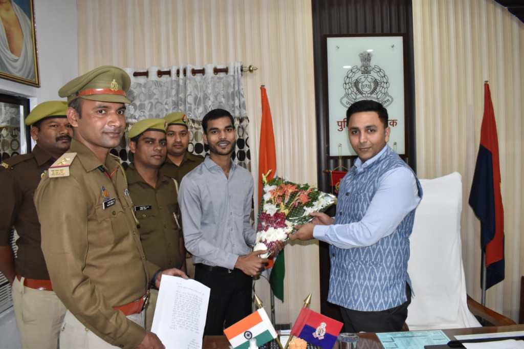 आन लाइन धोखाधड़ी के जरिये खाते से गायब की गयी तीन लाख की रकम साइबर सेल ने पूरी वापस&nbsp;कराई