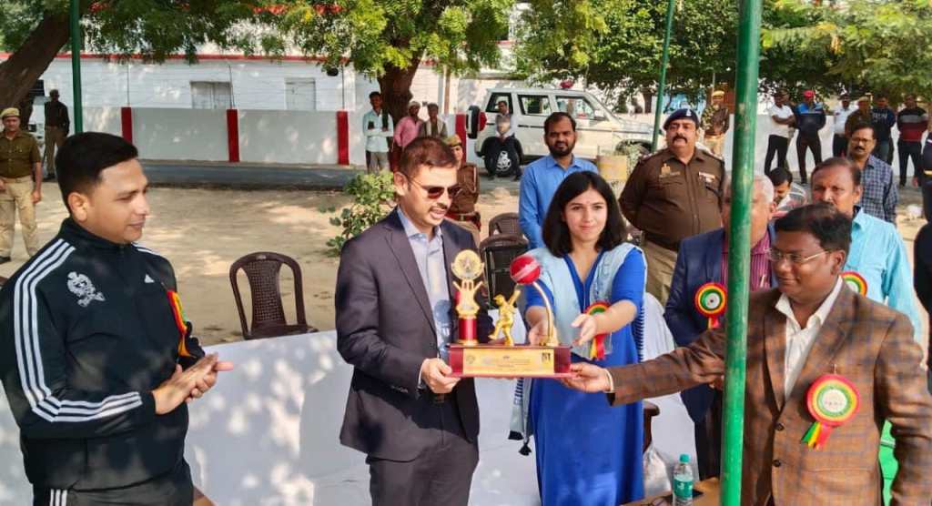 चीफ जस्टिस स्वर्ग जगदीश भल्ला ऑल इंडिया टूर्नामेंट का मंडलायुक्त ने किया&nbsp;उद्घाटन