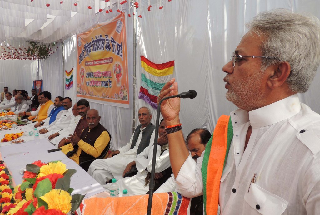 जेडीसी के अध्यक्ष के लिये मुन्नू ताजपोशी के समय जिले की भाजपा के महाकुम्भ जैसा दृश्य , गुमनामी में धकेले जा चुके पार्टी की नींव के पत्थर कहे जाने वाले चेहरे भी हुये&nbsp;नमूदार