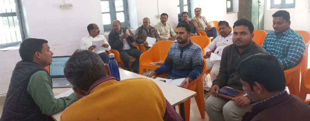 गो शालाओं में अव्यवस्था होने पर सचिव होंगे जिम्मेदार , डी एम के  तेवर से सरकार की प्राथमिकता के कामों में कोताही न हो पाने से भ्रष्ट कर्मी&nbsp;बेचैन