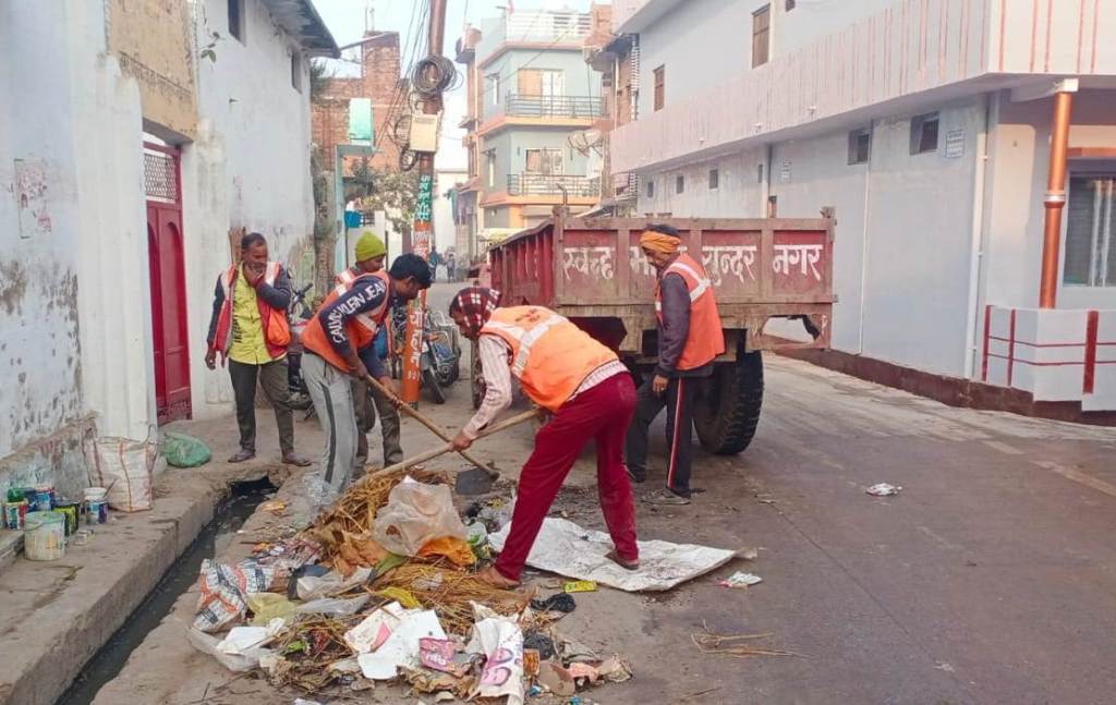 जालौन नगर के तीन कूडा डंपिंग सेंटर ख़त्म करने का अभियान शुरू , बस्ती में नहीं रहेगा कोई कूड़ा&nbsp;स्थल