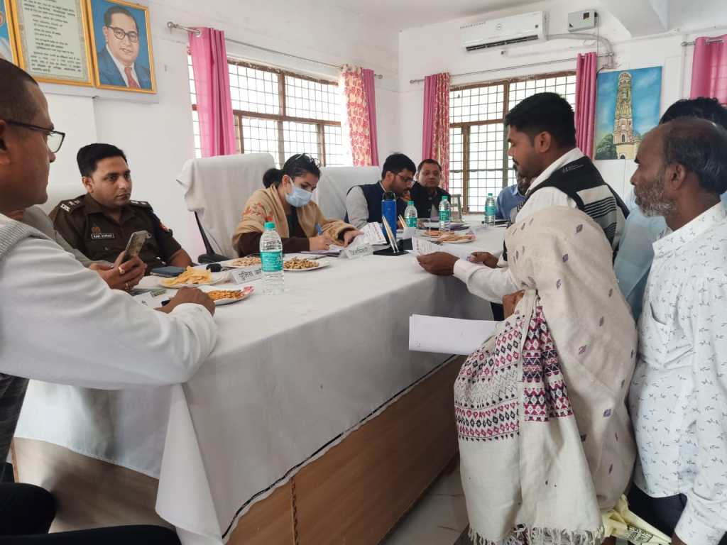 शिकायतों को गंभीरता से लेने अफसरों को रश्मी घुड़की के साथ एक और सम्पूर्ण दिवस का&nbsp;पटाक्षेप