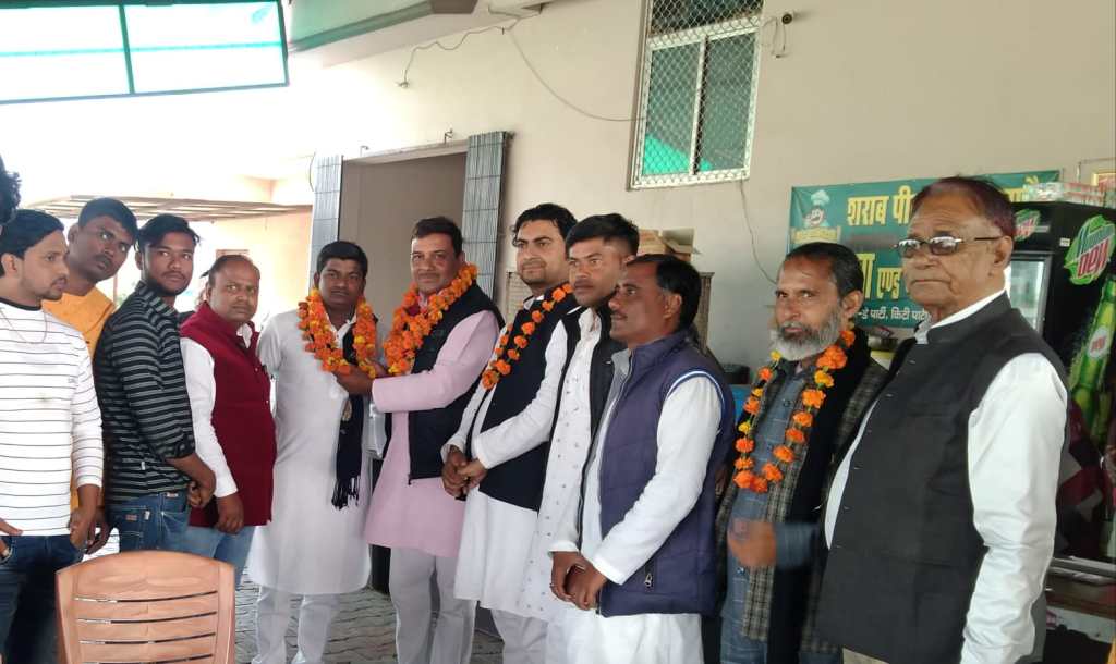 कांग्रेस नेता ने भाजपा के साथ साथ सपा और बसपा को भी नहीं&nbsp;बख्शा