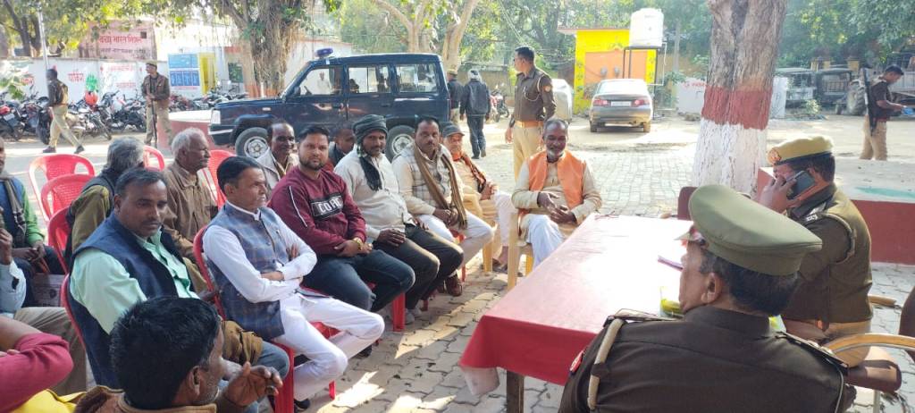 प्रधान एवं चौकीदारों के साथ बैठक में एस ओ रामपुरा ने अपराध नियंत्रण के लिये मांगा&nbsp;सहयोग