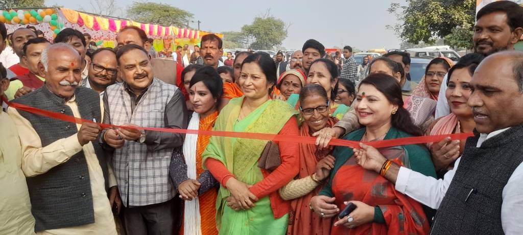 सातवी पुण्य तिथि पर दादा बाबूराम की स्मृति में गोविन्दम होटल के पास बने भव्य प्रवेश द्वार का समारोह पूर्वक&nbsp;लोकार्पण