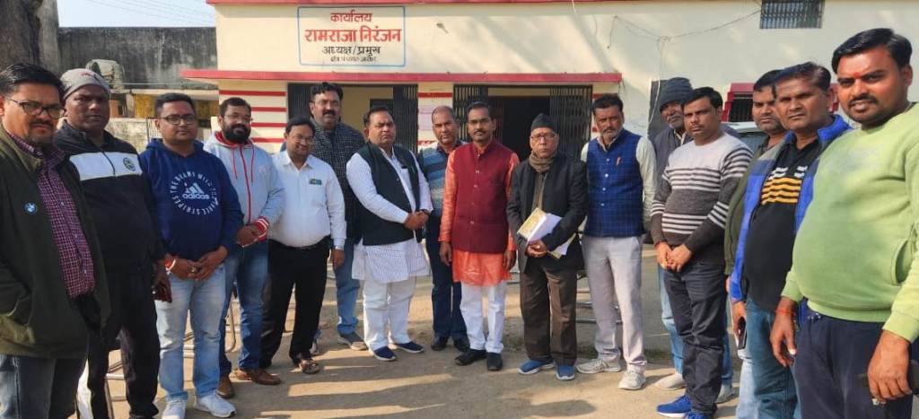 विकास खंड कार्यालय में शोक सभा , सुरेन्द्र को&nbsp;श्रद्धांजलि