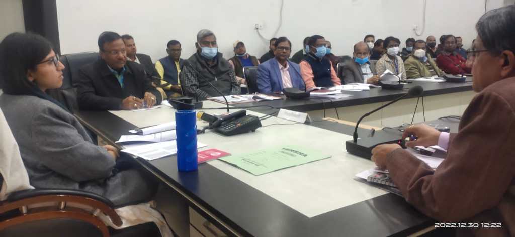 क्या ठसक में बैठक में नहीं पहुंचे मेडिकल प्रिंसिपल , नाराज डीएम ने शासन को पत्र भेजने के लिये&nbsp;कहा