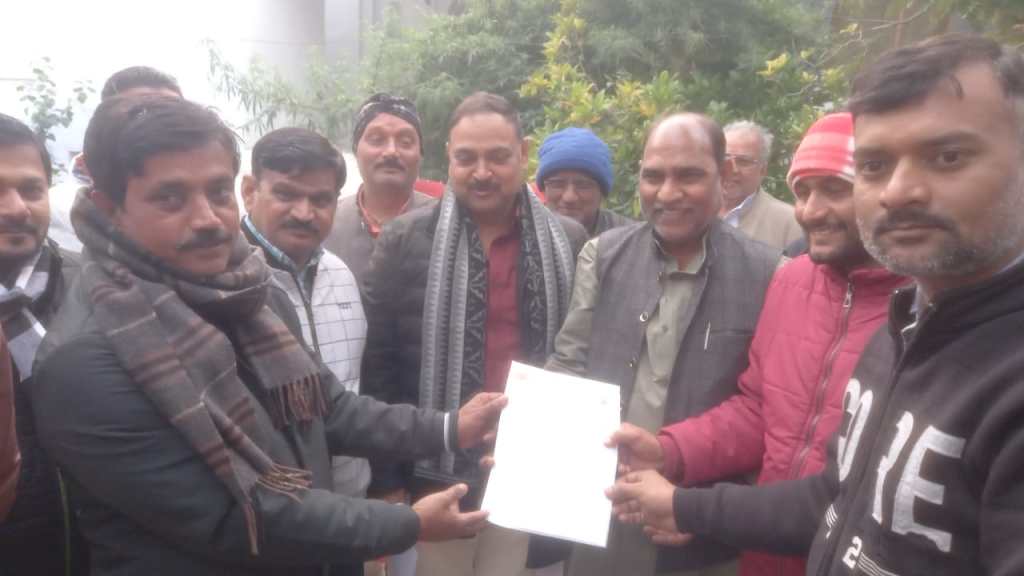 पवित्र पशु के मांस की बिक्री का आरोप लगा विधायक को सौंपा&nbsp;ज्ञापन