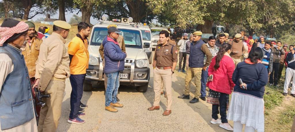 मलंगा मेंडूबे बालक को खोजने के प्रयास 9 दिन बाद भी निष्फल, जिले के वरिष्ठ अधिकारियोंने परिजनों से मुलाकात कर दी&nbsp;सांत्वना