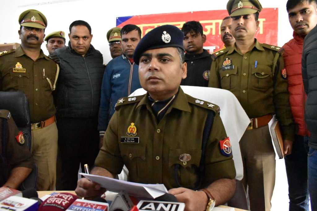 संदी में सफाई कर्मी के पुत्र की ह्त्या के मामले में नामजद के साथ उका भाई भी गिरफ्तार , तीन अज्ञात हमलावर द्वारा हॉकी से हमले की कहानी निकली&nbsp;निराधार