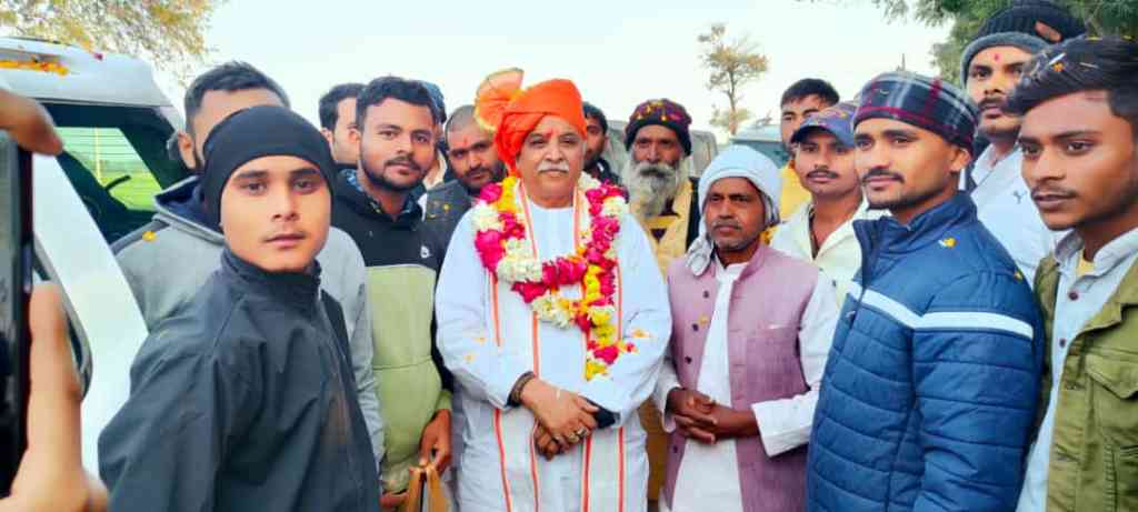 प्रवीण तोगडिया का महेबा क्षेत्र में जोशीला&nbsp;स्वागत