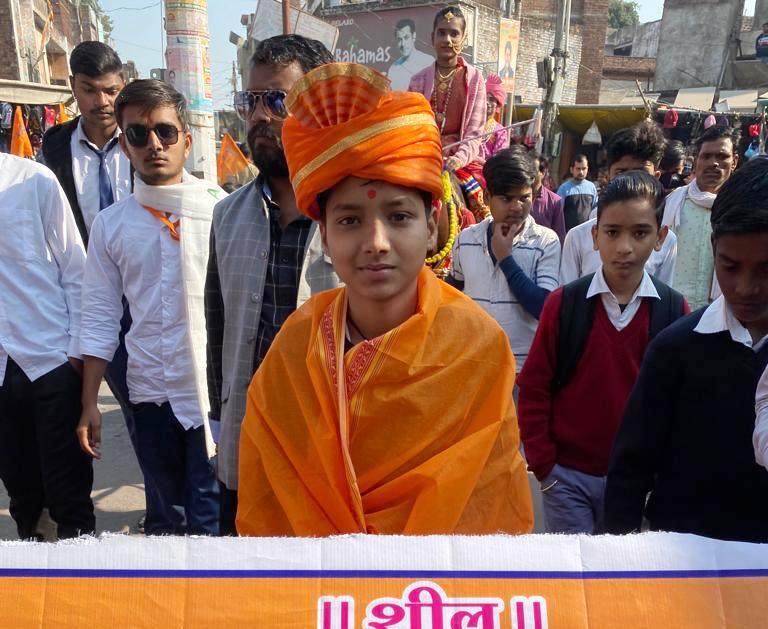 बैंड के साथ विवेकानंद पर मुख्य बाजार में निकाली&nbsp;रैली