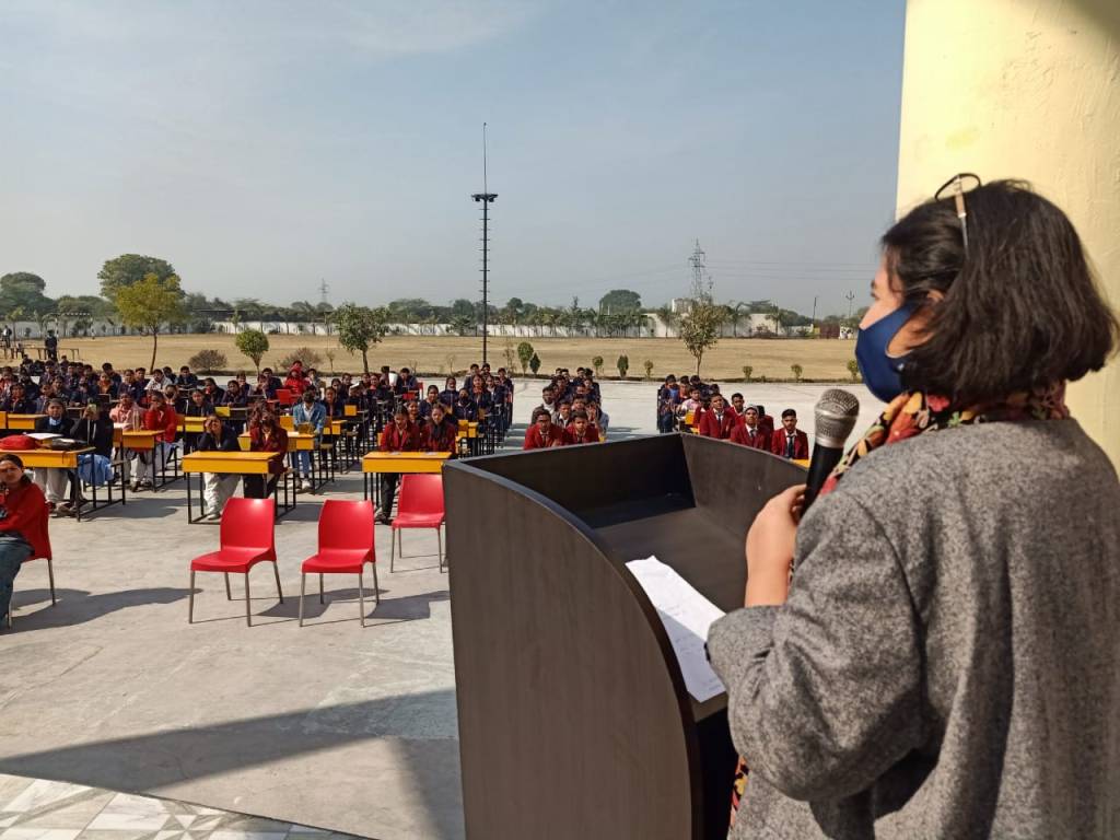 जयपुरिया में सडक सुरक्षा गोष्ठी, डीएम ने वाहन चलाते समय की हिदायतों को कराया&nbsp;स्मरण