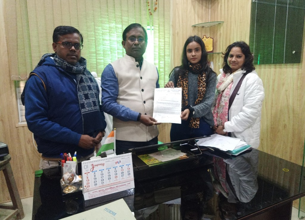 जिले में 500 से अधिक किशोरियों ने 12वीं तक अनिवार्य मुफ्त शिक्षा के लिये मुख्यमंत्री को भेजे&nbsp;पोस्टकार्ड