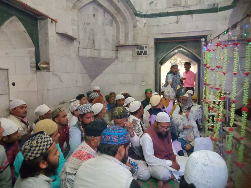 ग़रीब नवाज़ का उर्स मनाया&nbsp;गया