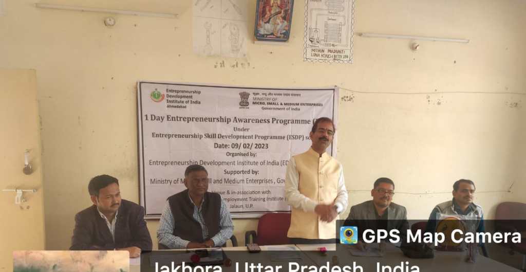 रोजगारपरक सरकारी योजनाओं के बारे में जागरुकता कार्यक्रम  के बारे में&nbsp;बताया