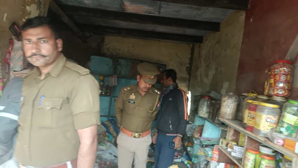 किराना स्टोर में ताला तोड़ कर&nbsp;चोरी