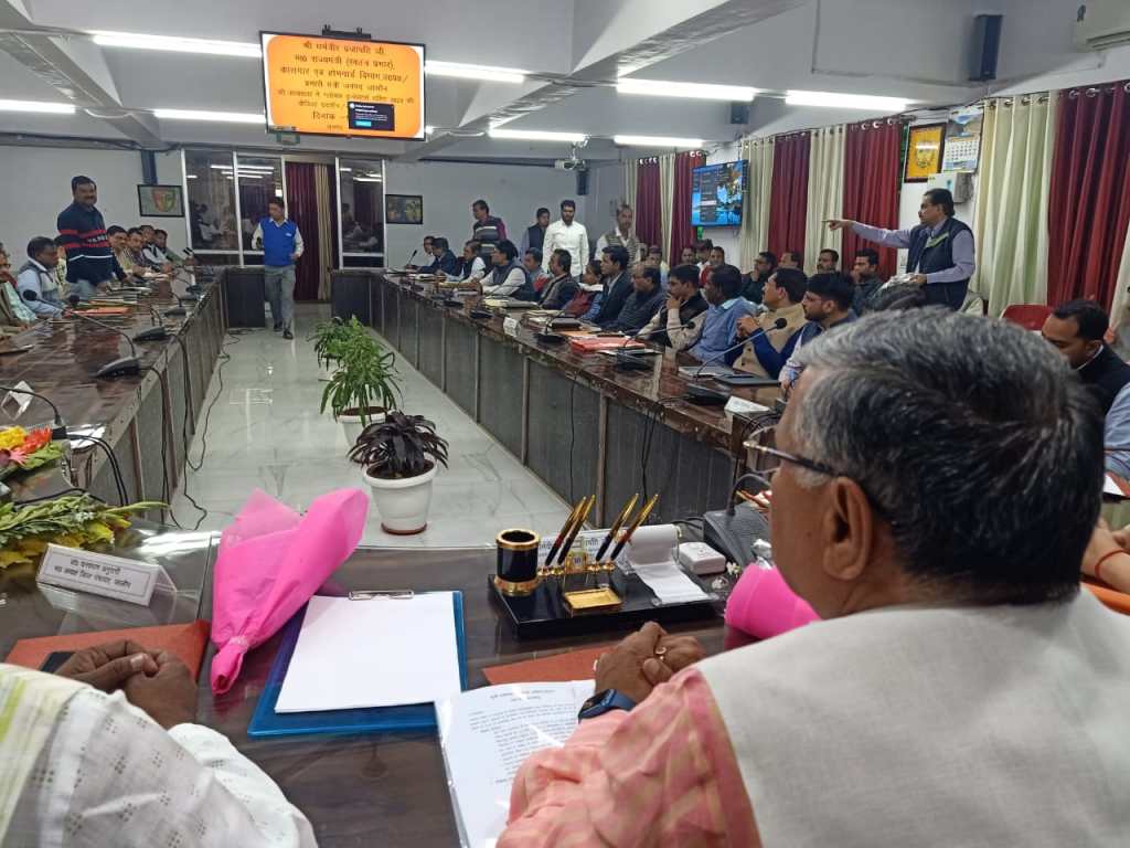 स्थानीय निवेशकों का विश्वास जीतने के लिए प्रभारी मंत्री ने साथ बैठ किया संवाद , पहली सरकार जो इस दिशा में कर रही सार्थक&nbsp;कोशिश