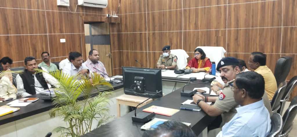 हाईवे पर नजर न आयंे ई रिक्शे, प्रत्येक ई रिक्शे का रजिस्ट्रेशन और रूट परमिट जरूरी, सड़क सुरक्षा समिति की बैठक में कई नये निर्देश&nbsp;जारी