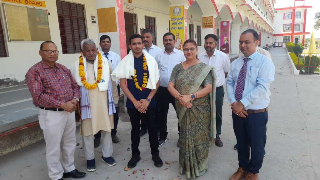 पिता का साया हटने के बावजूद रोहन नहीं डगमगाया, डिप्टी एसपी के लिए चयनित होकर दादा के सपने को किया&nbsp;साकार