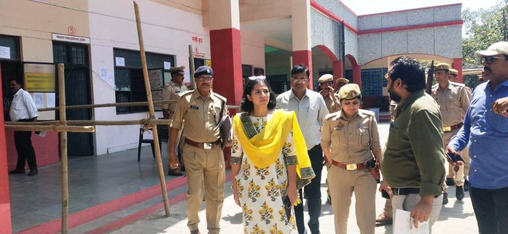 जालौन में डीएम ने माहौल बिगाड़ने की मंशा रखने वालों को दी कड़ी&nbsp;चेतावनी