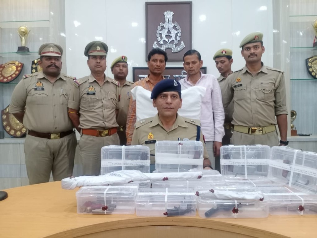 पुलिस का अवैध शस्त्र फैक्ट्री पकडो अभियान जारी, आटा पुलिस ने भी दिखाये&nbsp;हाथ