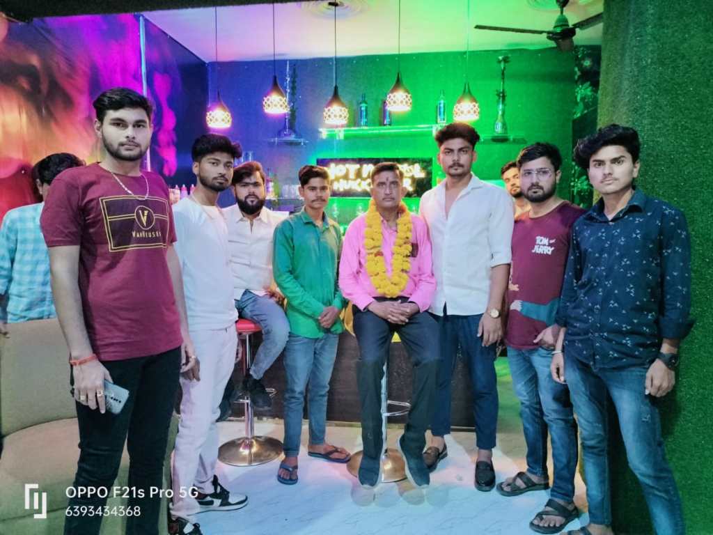 कोंच रोड पर हॉट & कूल restaurent का जोरदार&nbsp;शुभारम्भ